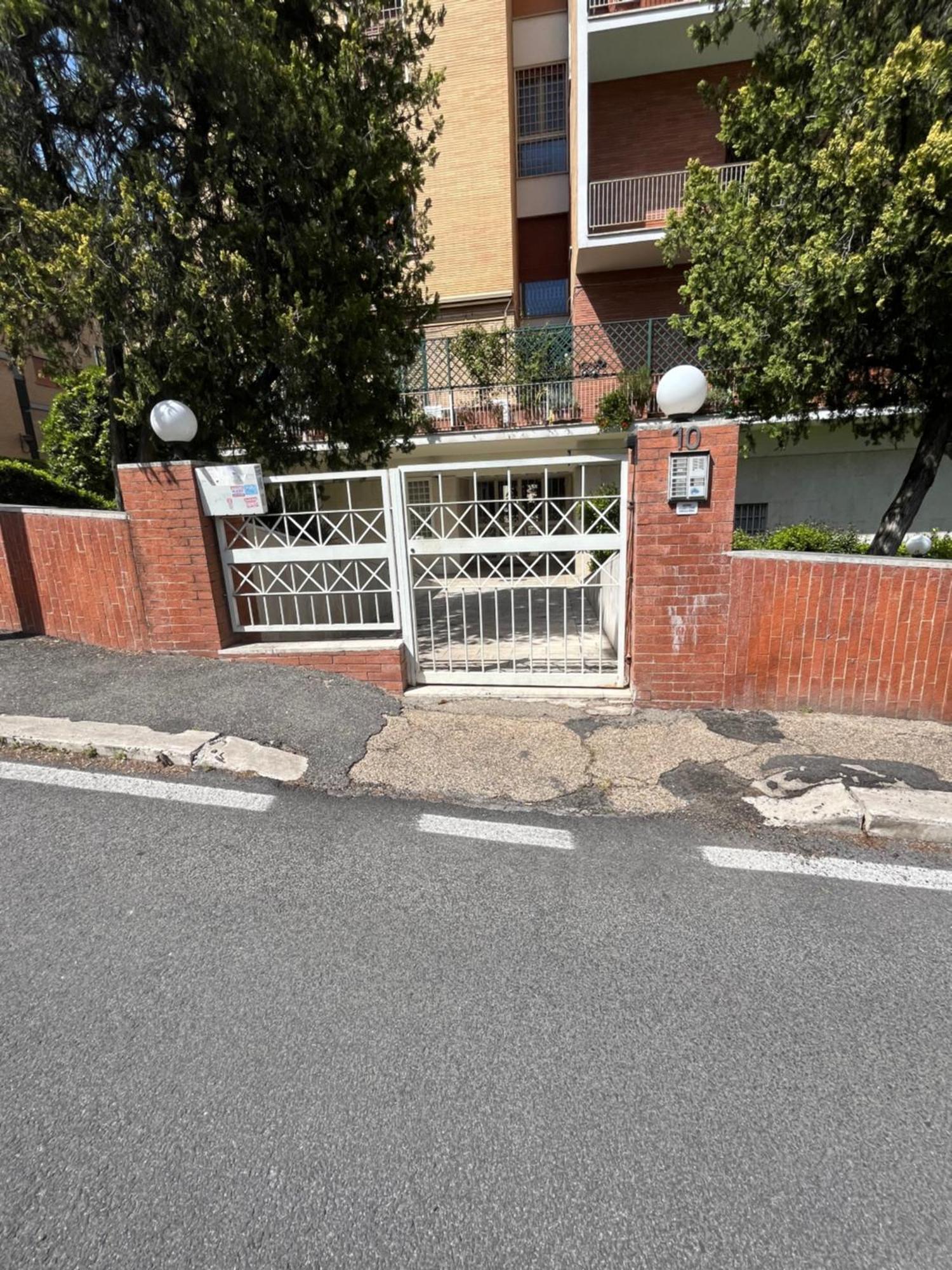 Domus B Corso Francia Apartment Roma Esterno foto